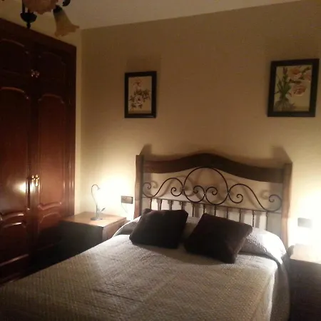 Cortijo Rural Gonzalez Lodge *