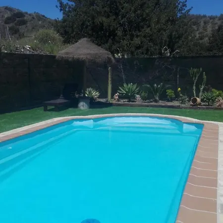 Cortijo Rural Gonzalez Lodge *